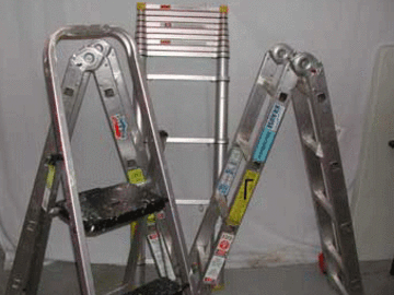 Stepstool, telescoping ladder and articulated ladder